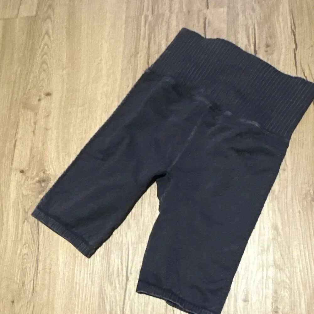 Free People Women’s Ribbed Seamless Biker Shorts Good Karma Washed Black XS/S